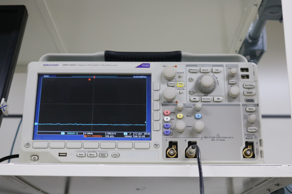 Osciloscópio Digital Tektronix (500 MHz)